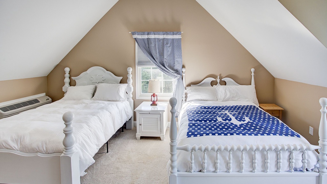 Photo of Bedroom in Round Hill