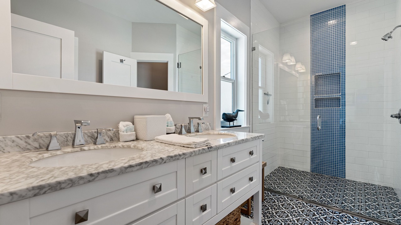 Photo of Bathroom in Dauphin Island