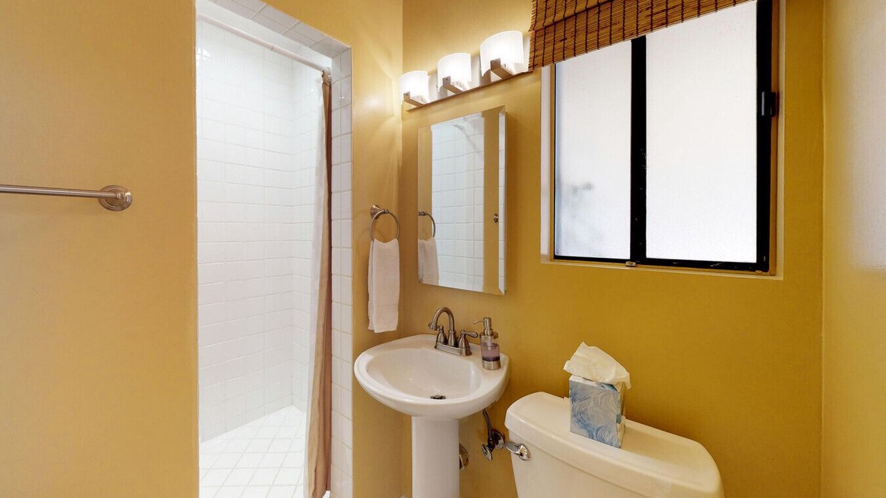 Photo of Bathroom in The Movie Colony
