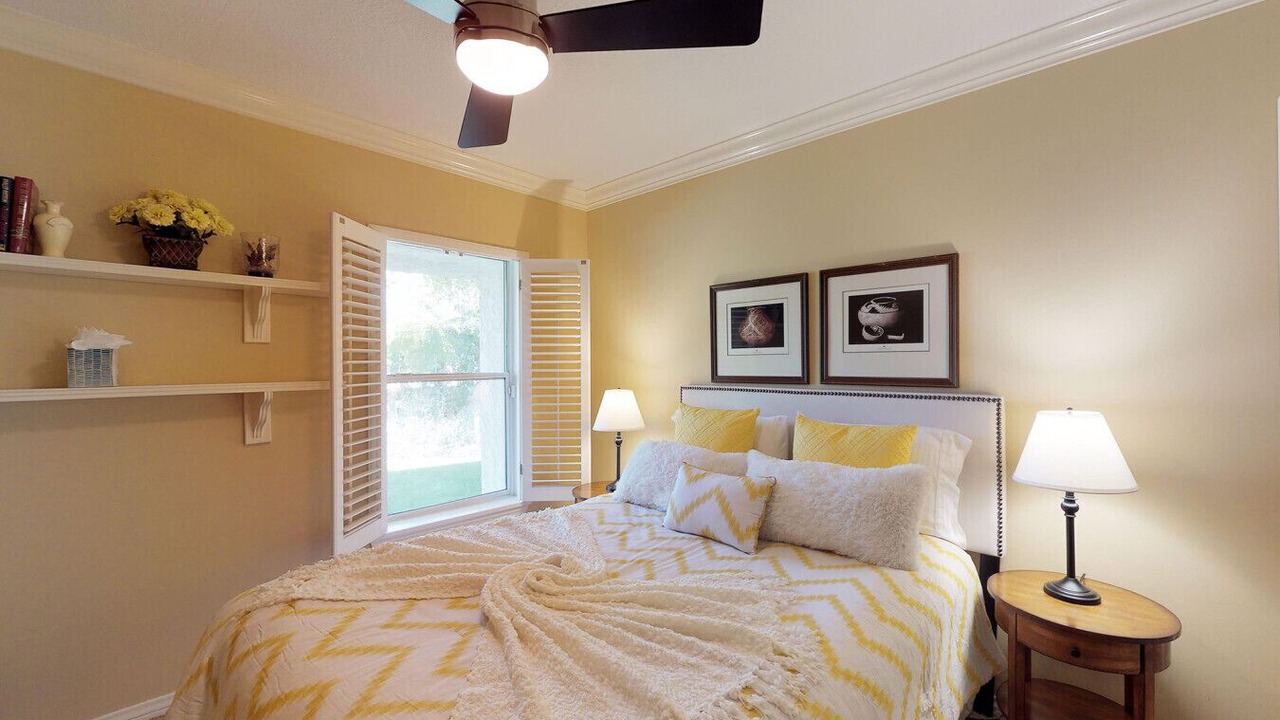 Photo of Bedroom in The Movie Colony