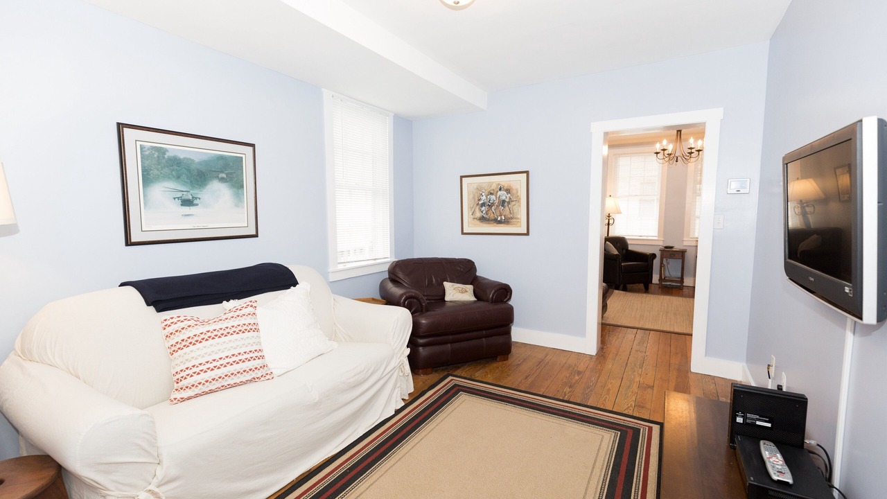 Photo of Livingroom in Historic District