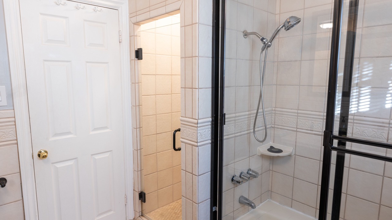 Photo of Bathroom in Valley Glen