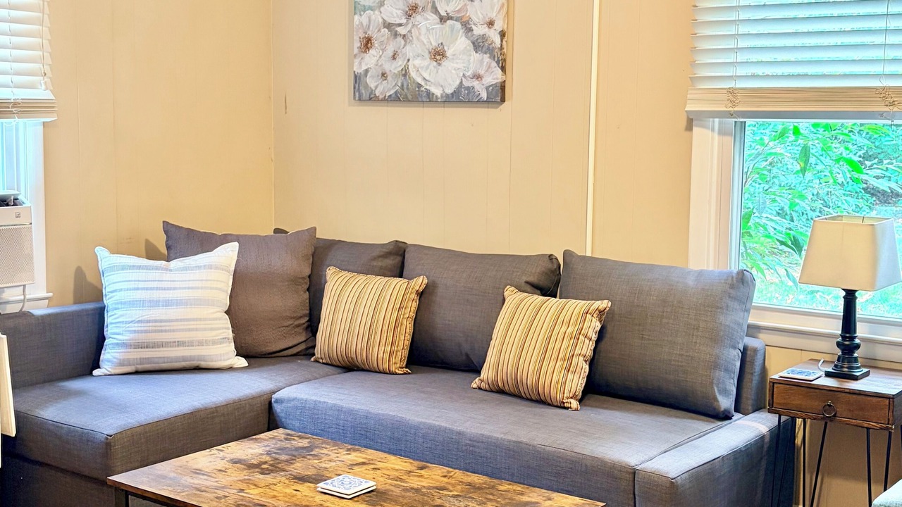 Photo of Livingroom in Lochearn