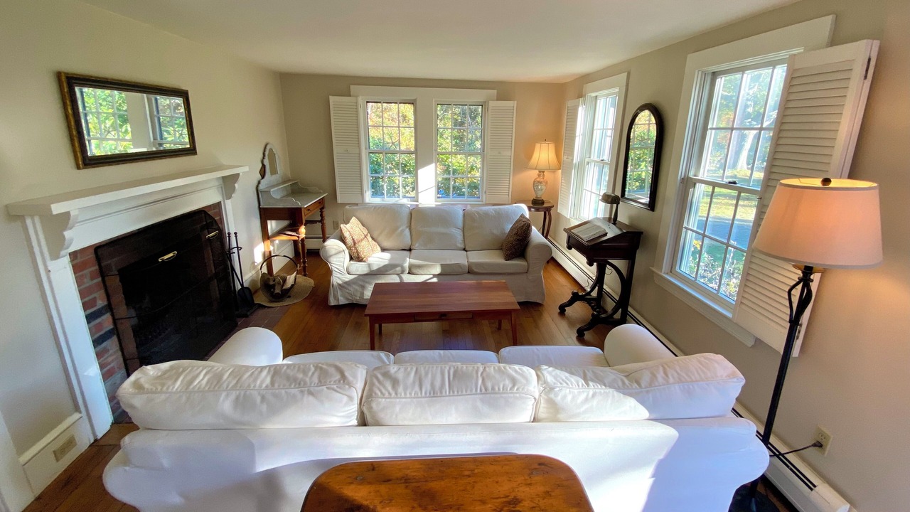Photo of Livingroom in Brewster