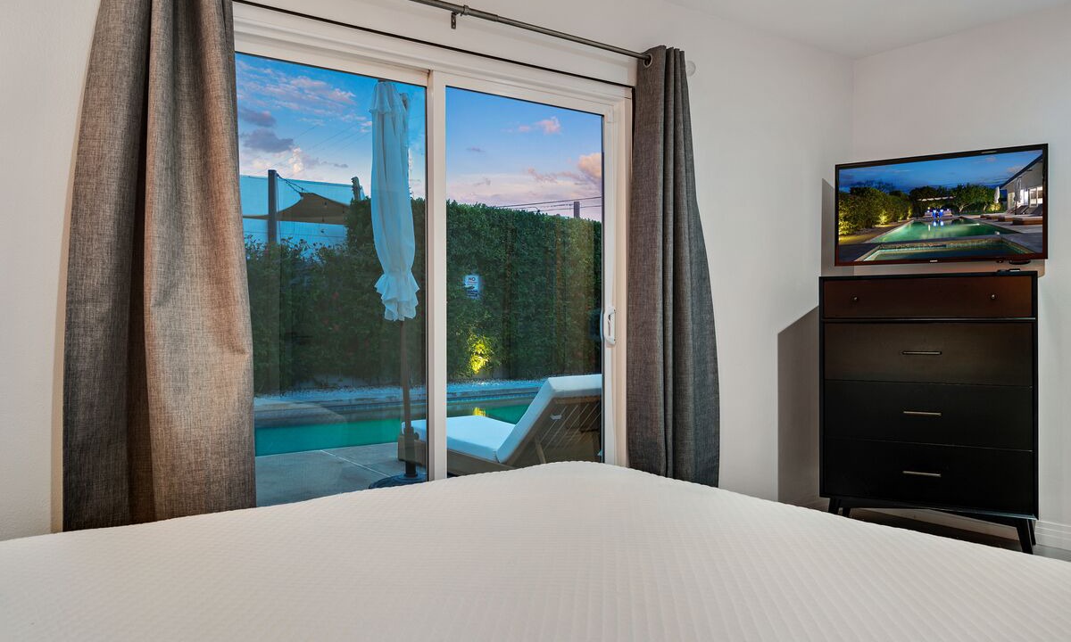 Photo of Bedroom in Racquet Club West