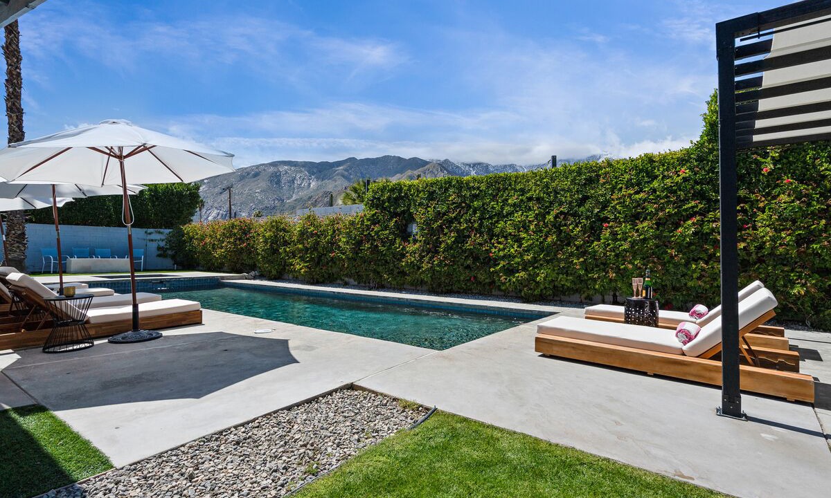 Photo of Outdoor in Racquet Club West