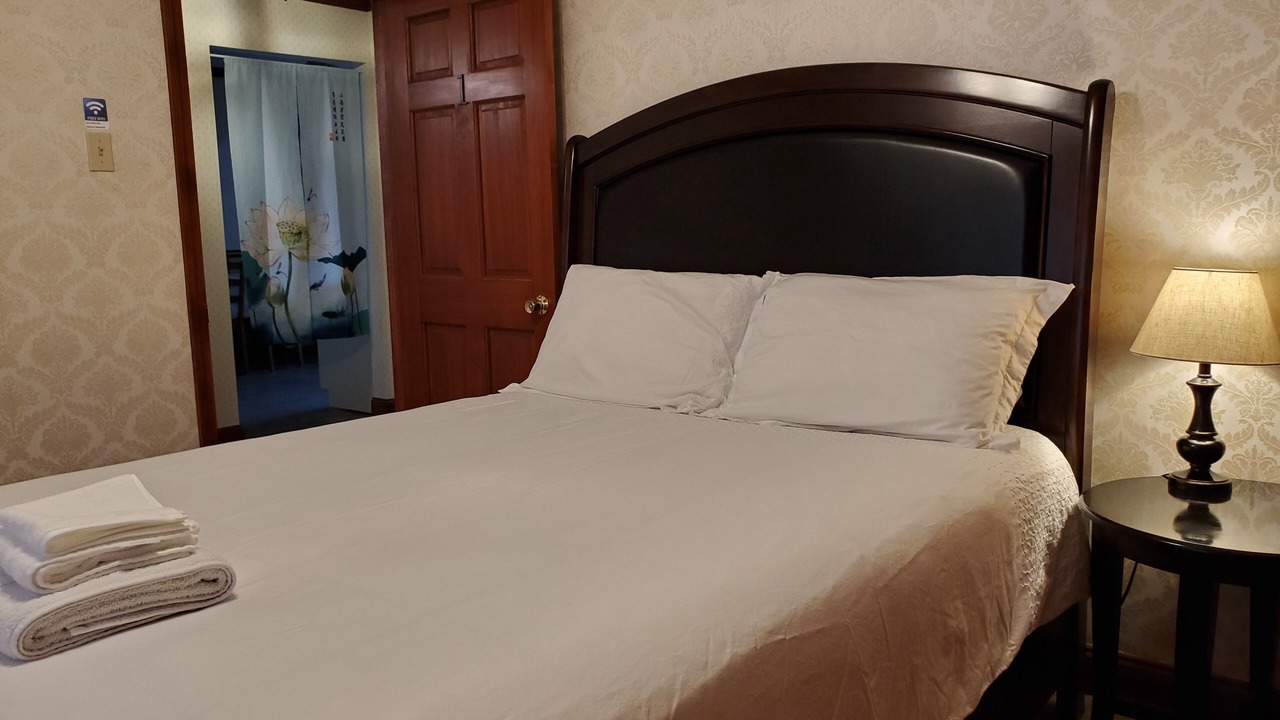 Photo of Bedroom in Strawberry Hill