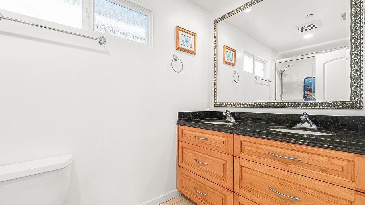 Photo of Bathroom in Balboa Peninsula