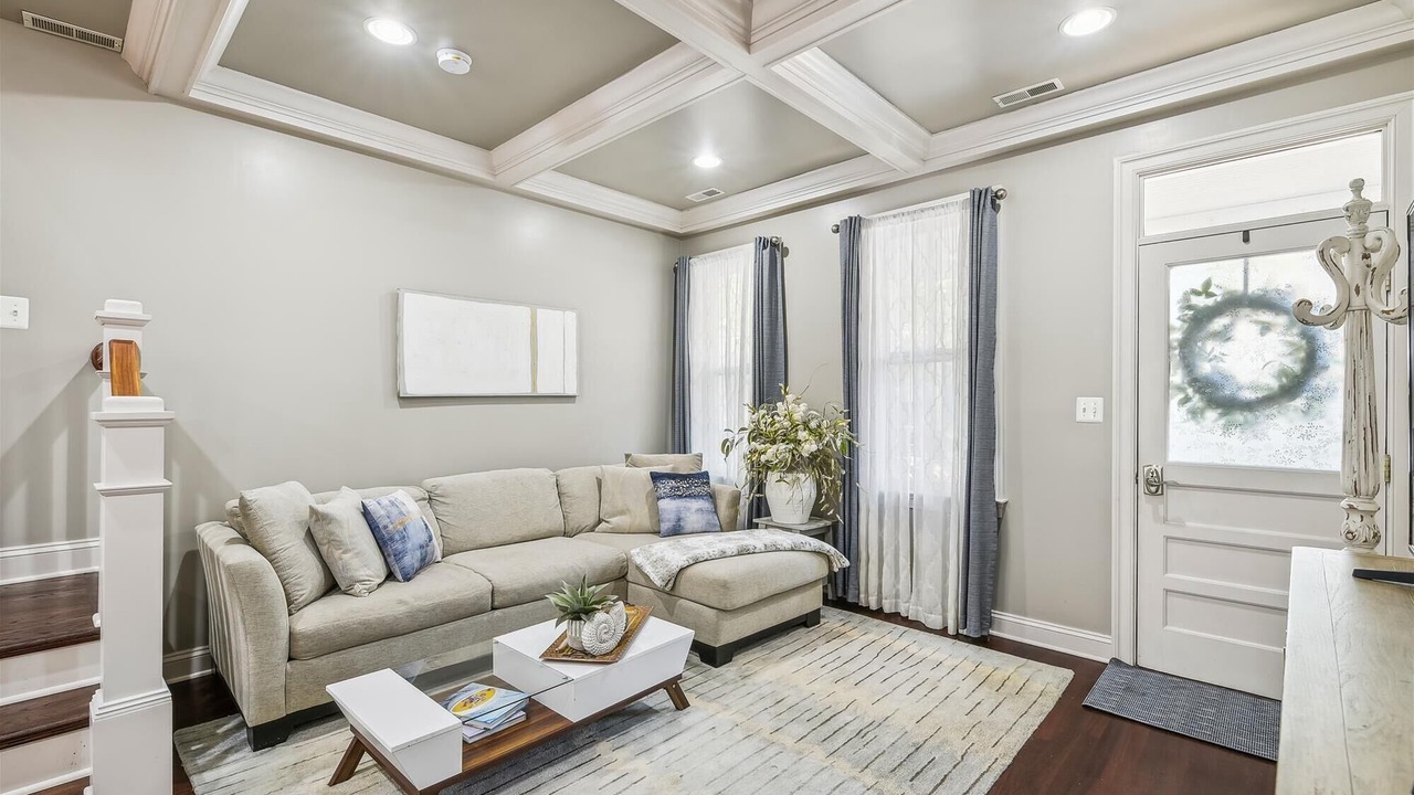 Photo of Livingroom in Historic District