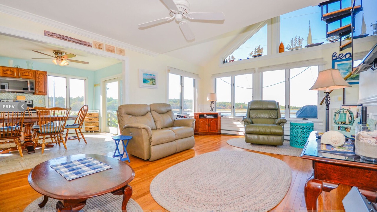 Photo of Livingroom in Weweantic