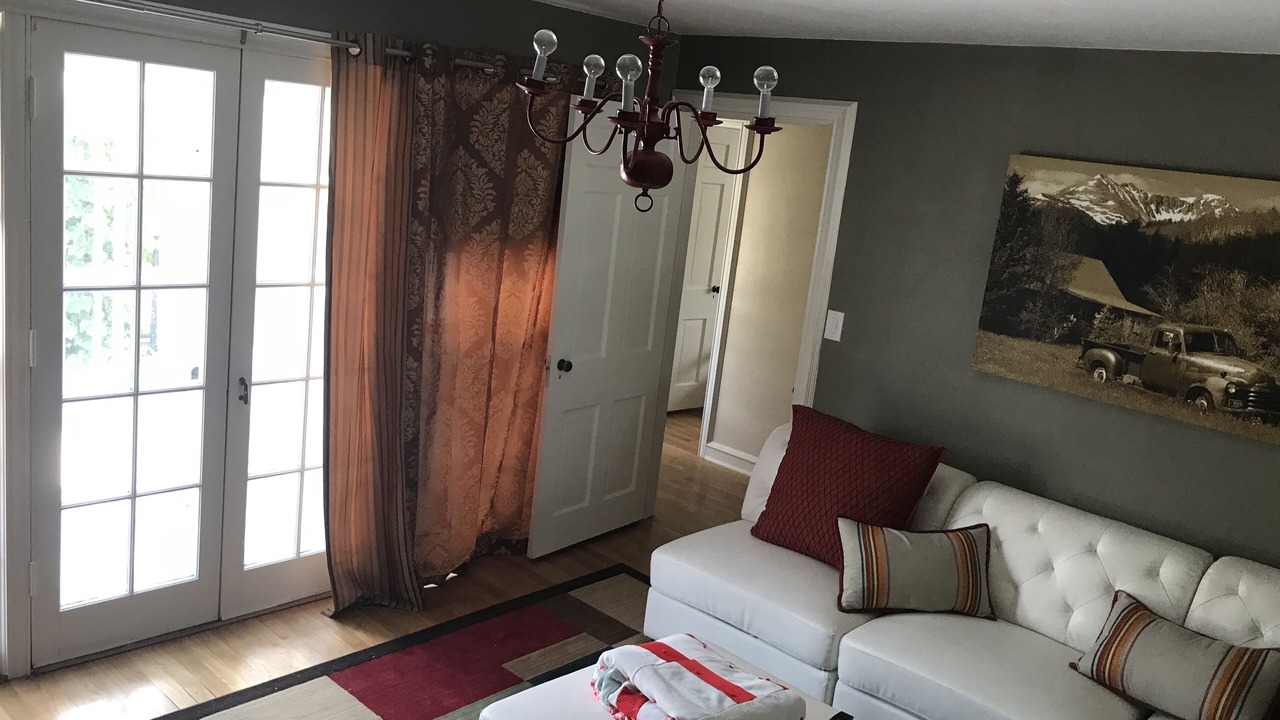 Photo of Livingroom in New London