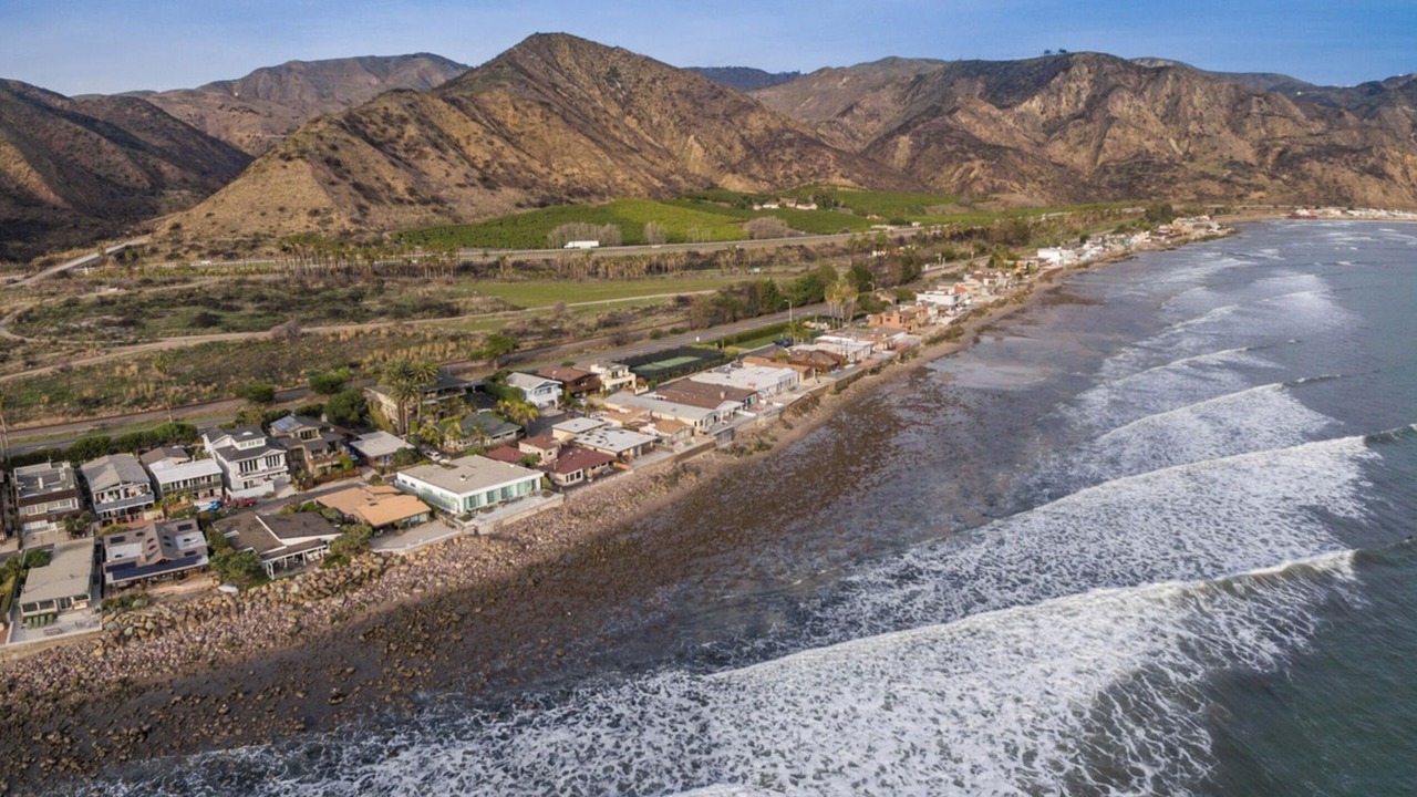 Photo of Others in Faria Beach
