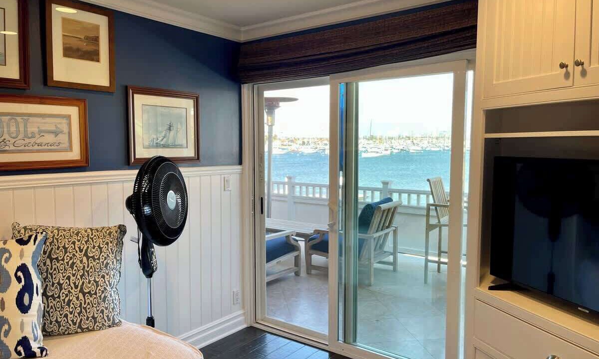 Photo of Livingroom in West Newport