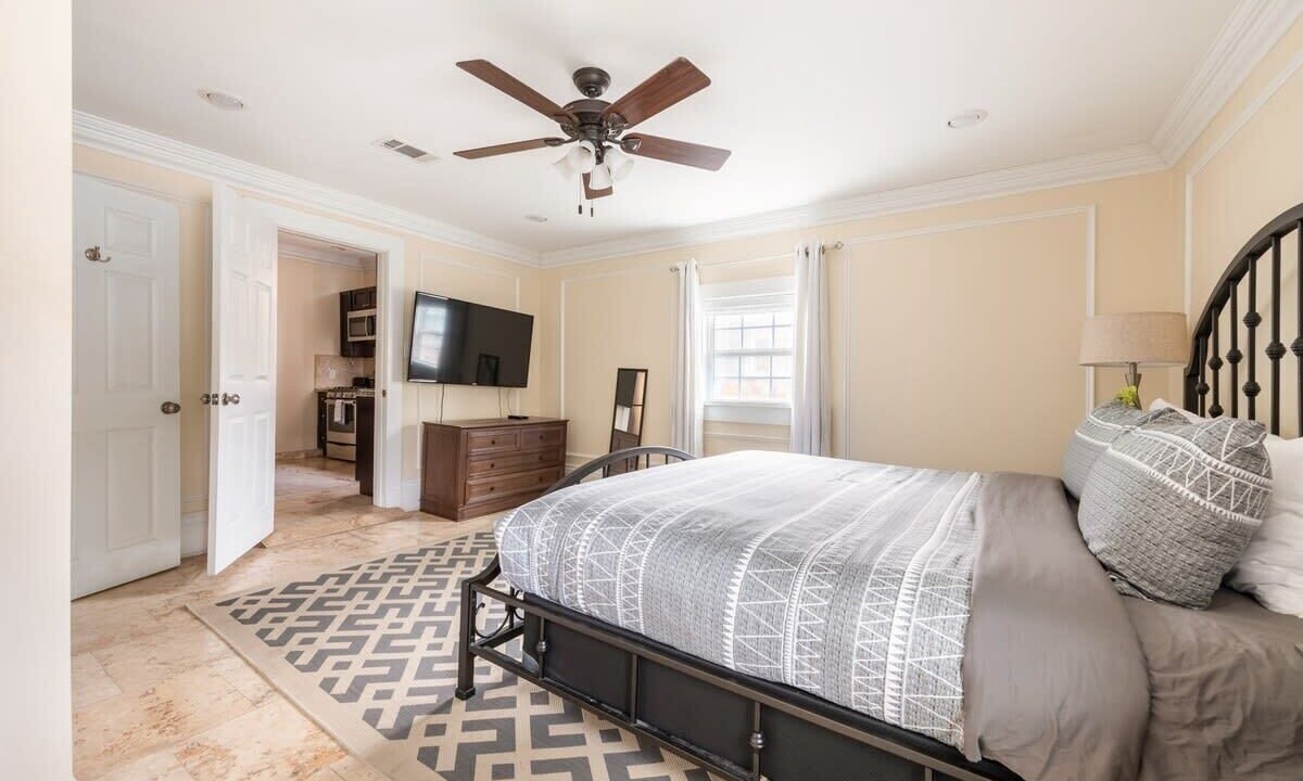 Photo of Bedroom in Uptown Historic District