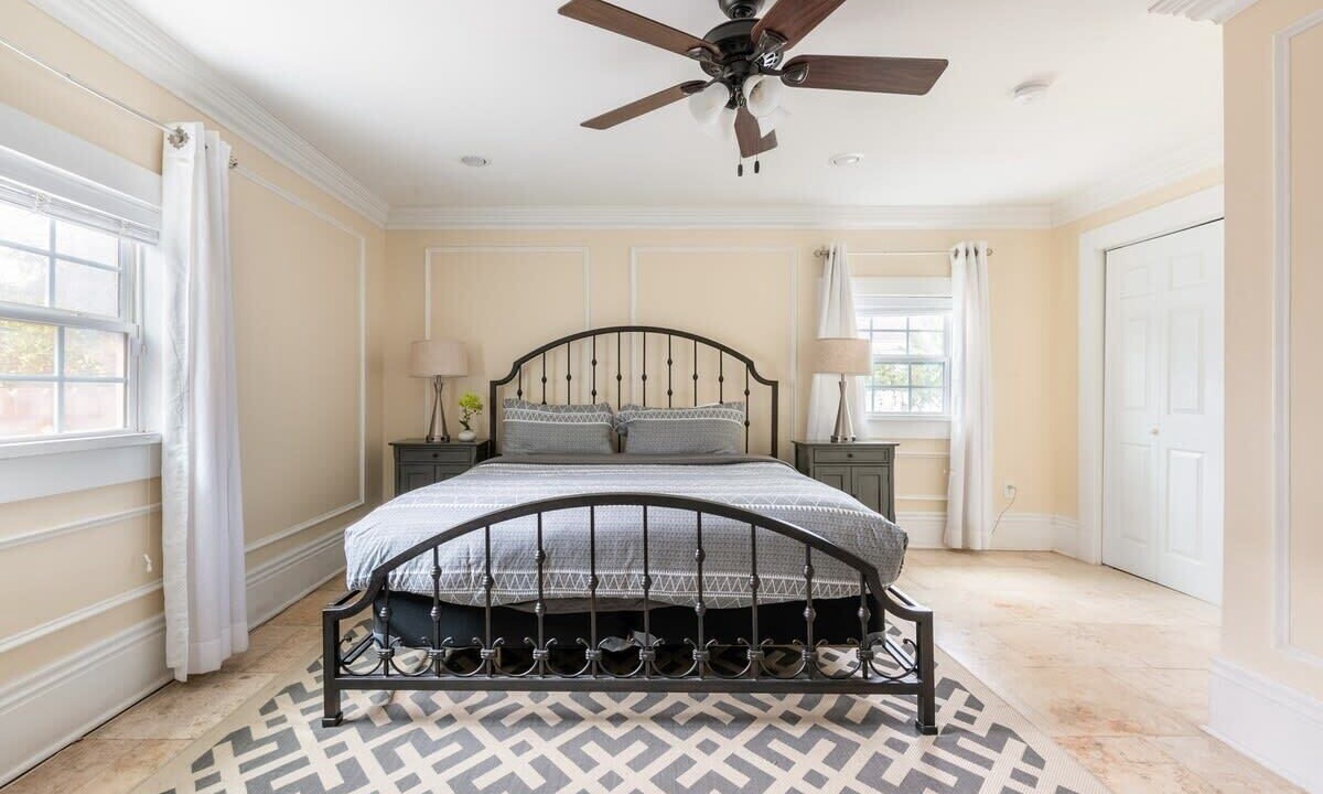Photo of Bedroom in Uptown Historic District