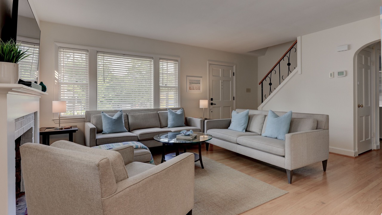 Photo of Livingroom in North Ridge