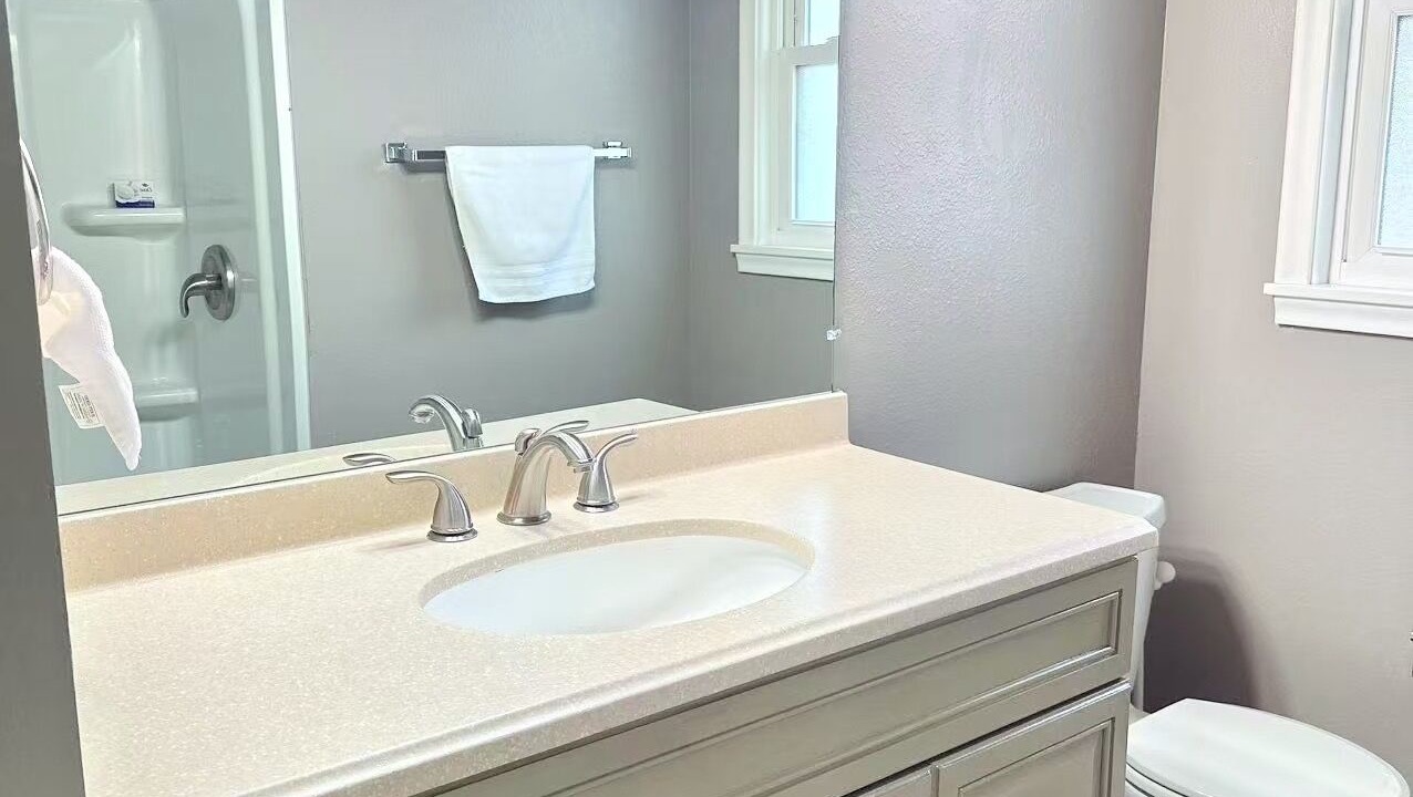 Photo of Bathroom in Kutzky Park
