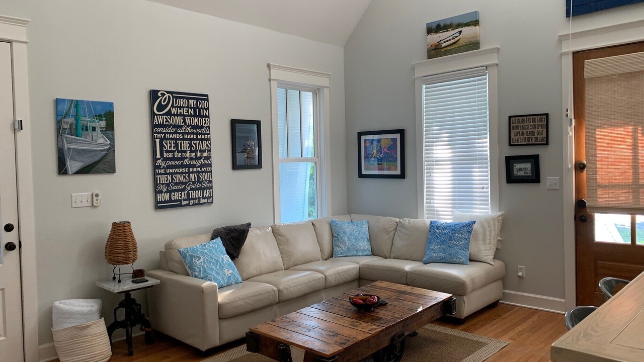 Photo of Livingroom in Ocean Springs