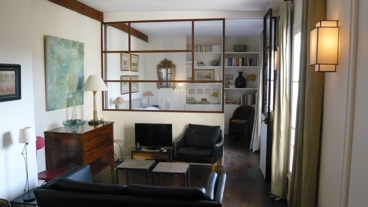 Photo of Livingroom in Archives