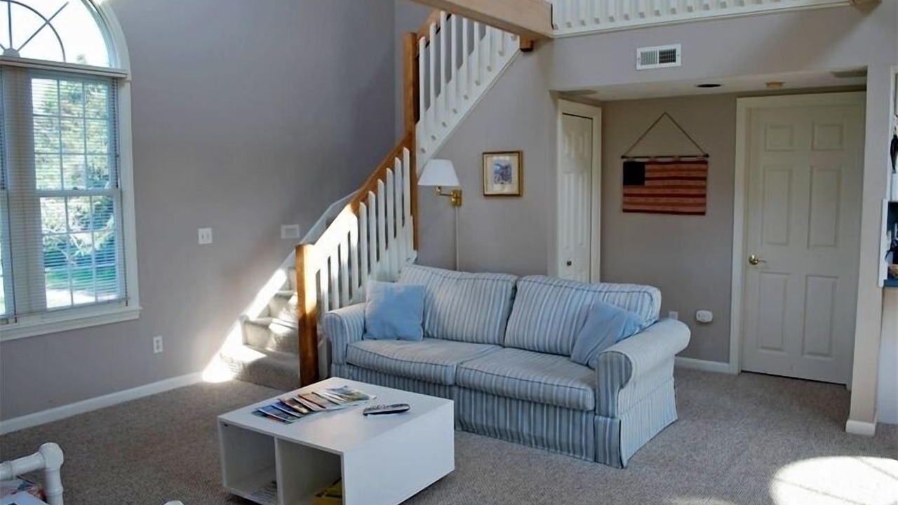 Photo of Livingroom in South Yarmouth