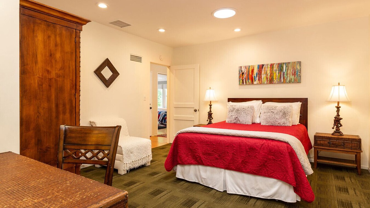 Photo of Bedroom in The Movie Colony