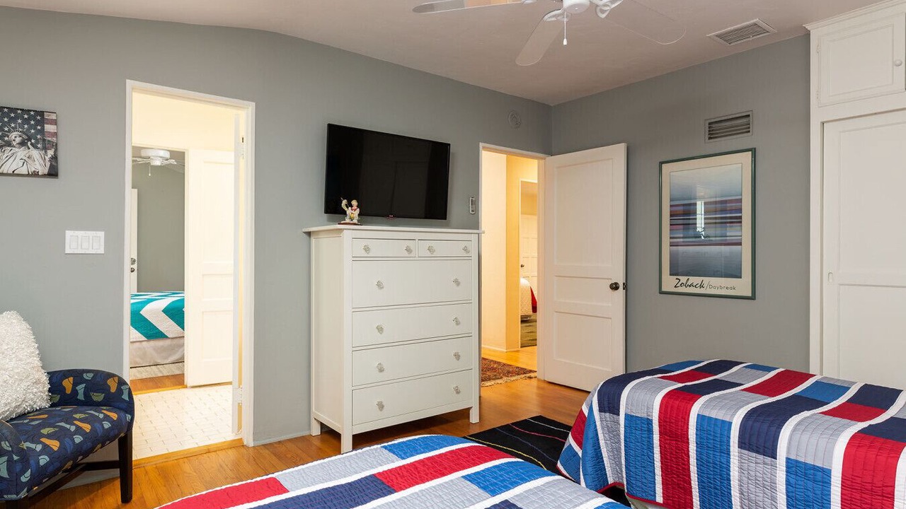Photo of Bedroom in The Movie Colony