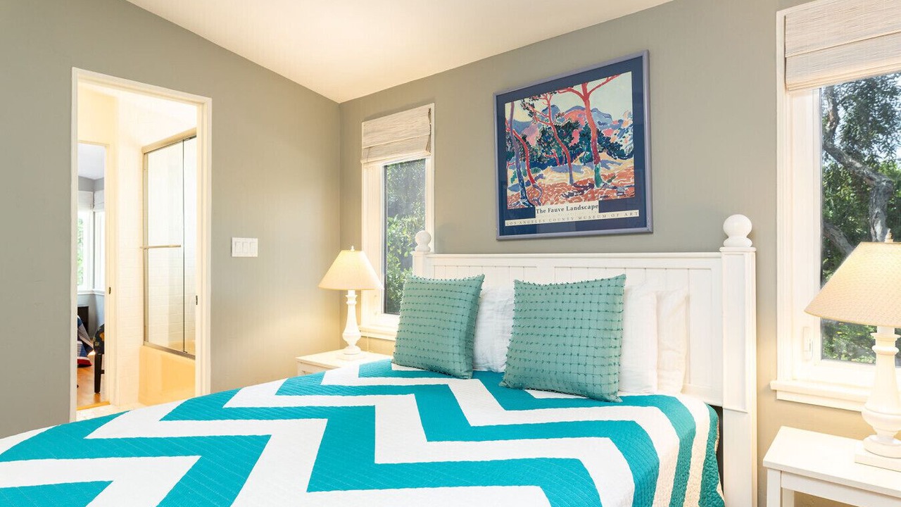 Photo of Bedroom in The Movie Colony