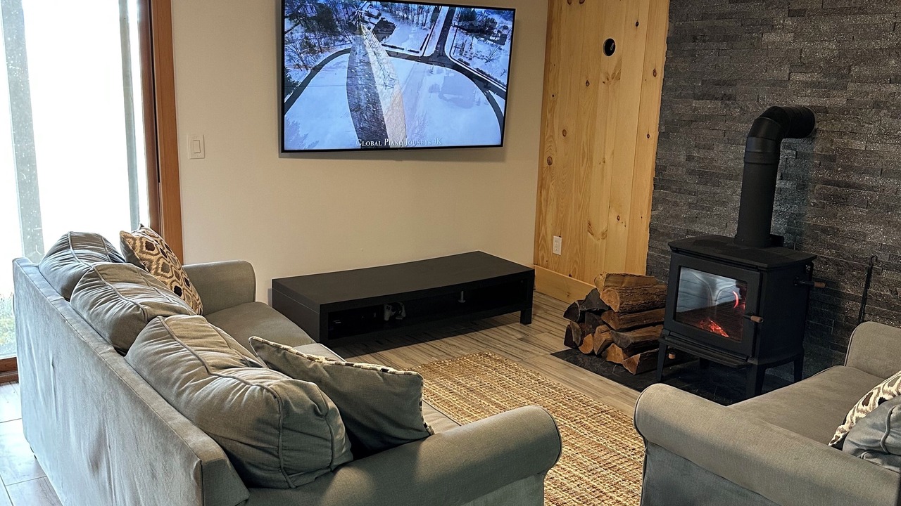 Photo of Livingroom in Monroe Bridge