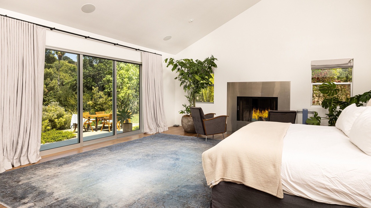 Photo of Livingroom in Meiners Oaks