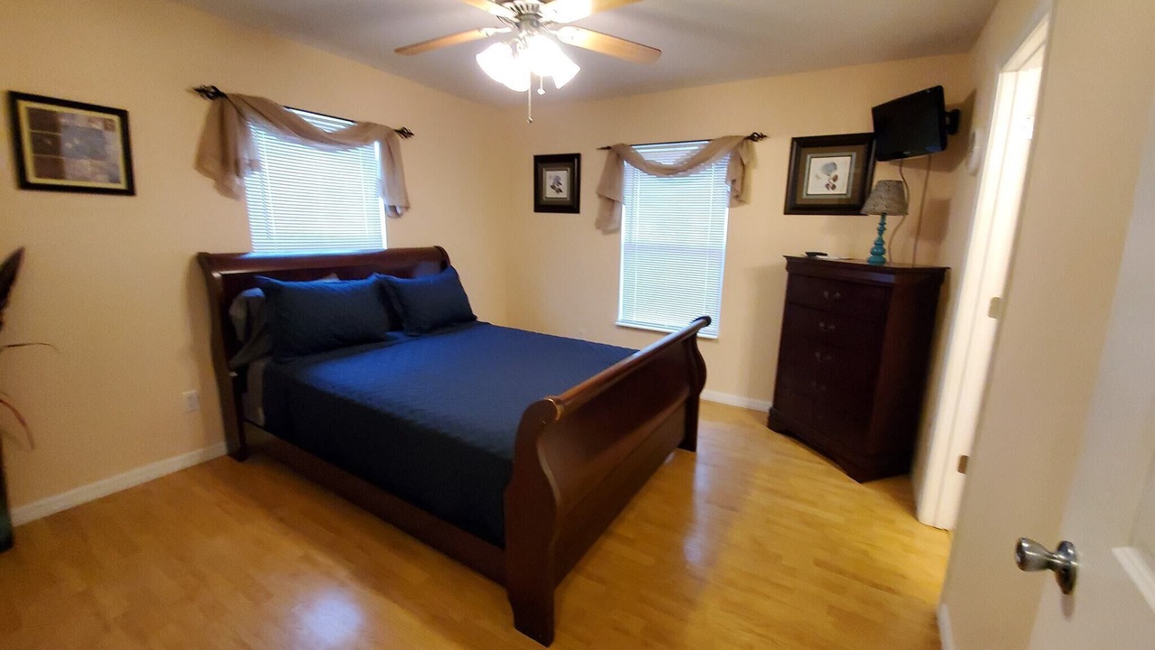 Photo of Bedroom in Shoreline Park