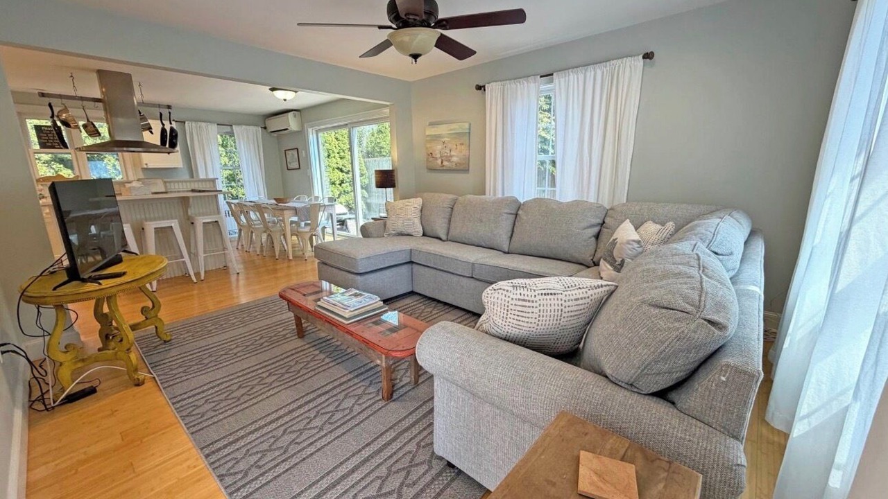 Photo of Livingroom in Edgartown