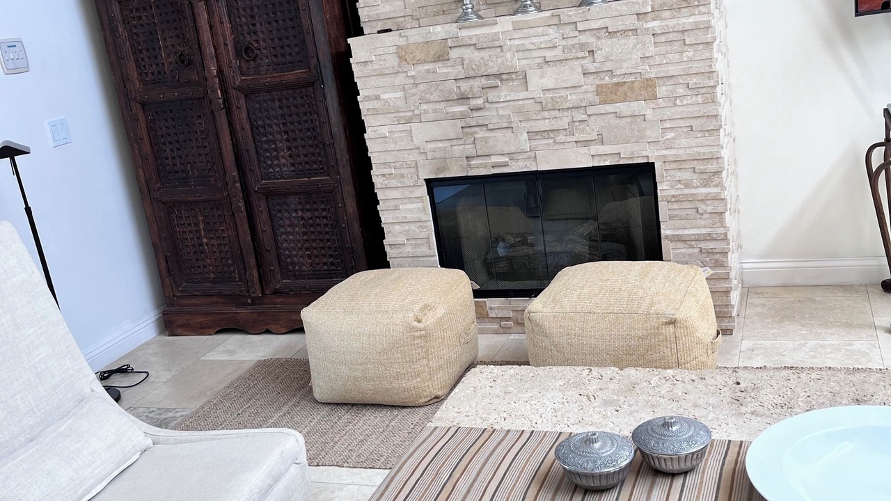 Photo of Livingroom in The Morrison