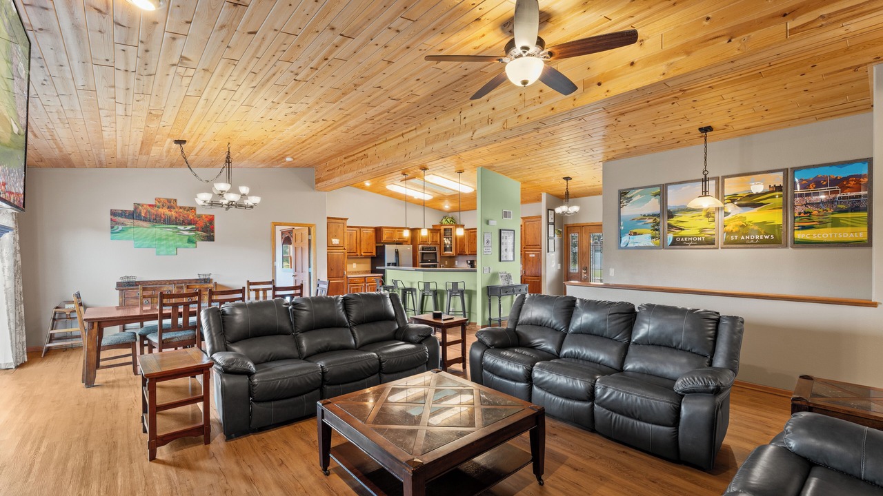 Photo of Livingroom in Spring Brook