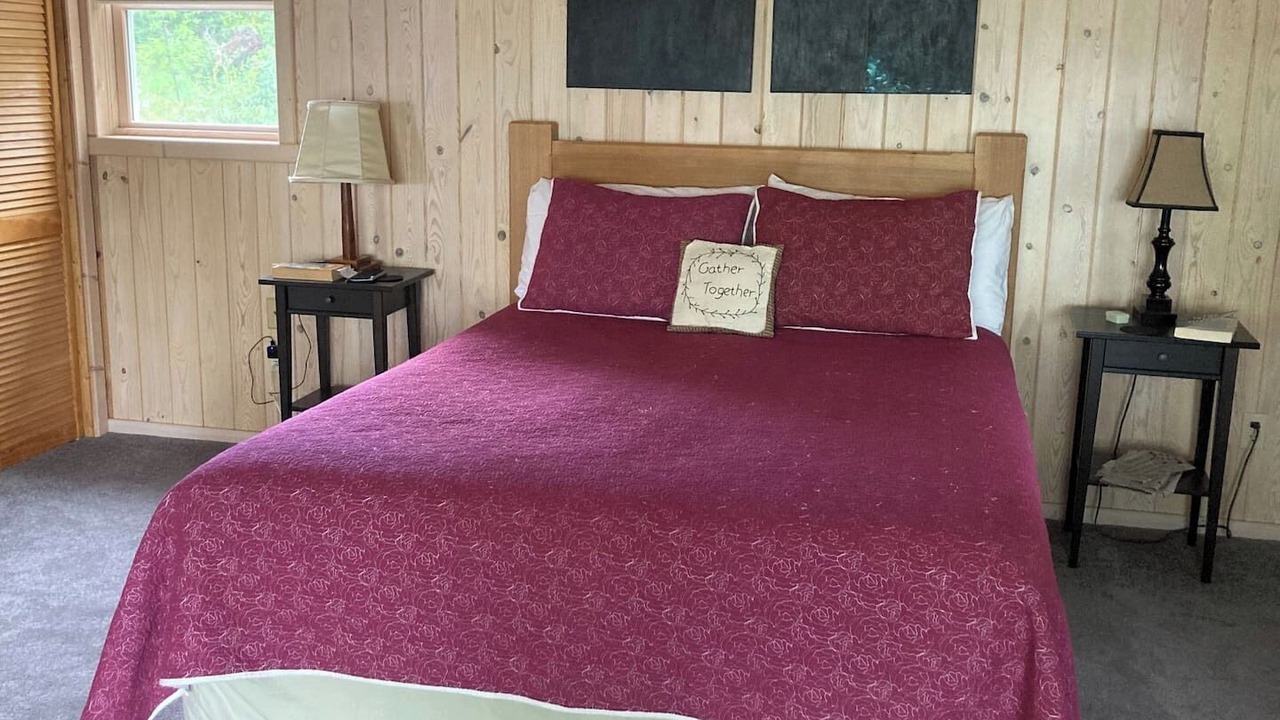 Photo of Bedroom in Grand Marais