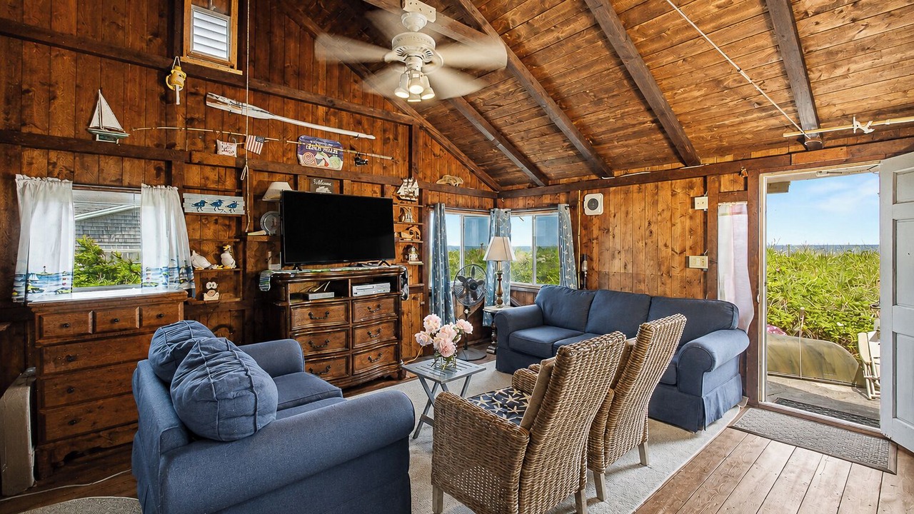 Photo of Livingroom in East Sandwich