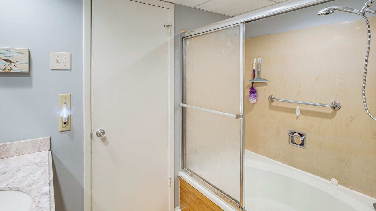 Photo of Bathroom in Diamondhead