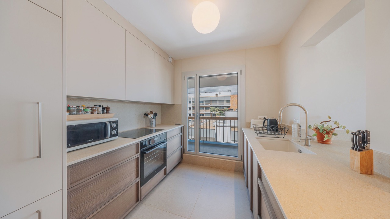 Photo of Kitchen in Quartier Saint-Ambroise