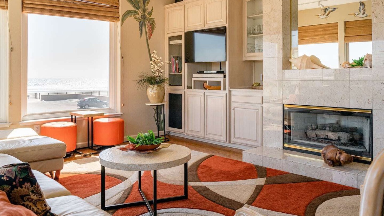 Photo of Livingroom in Downtown