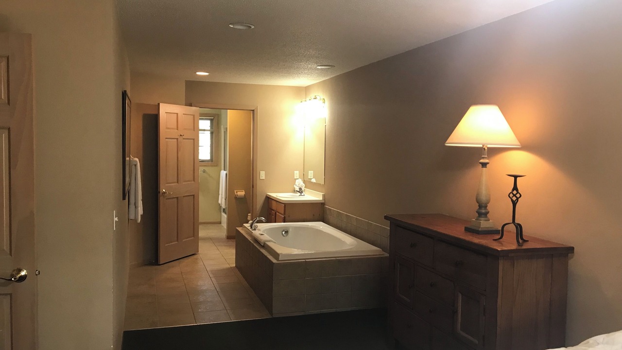 Photo of Bathroom in Lake Shore
