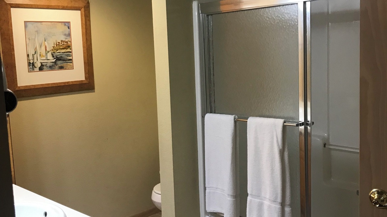 Photo of Bathroom in Lake Shore