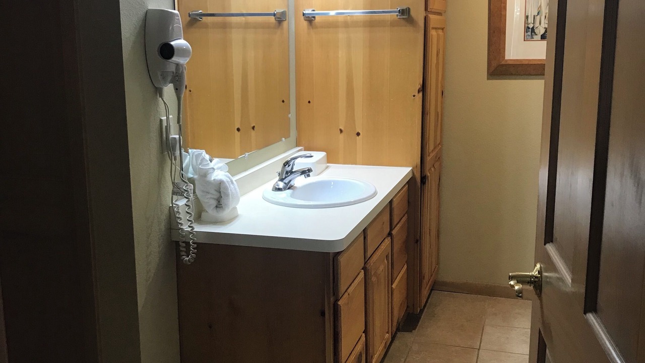 Photo of Bathroom in Lake Shore