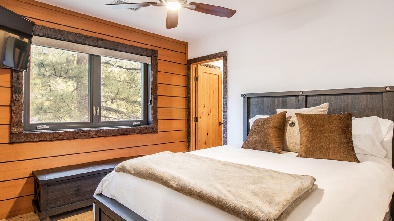 Photo of Bedroom in Summit Estates
