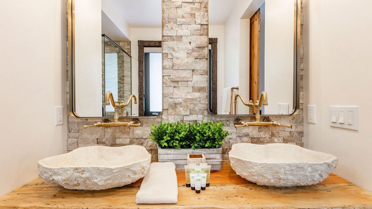 Photo of Bathroom in Summit Estates