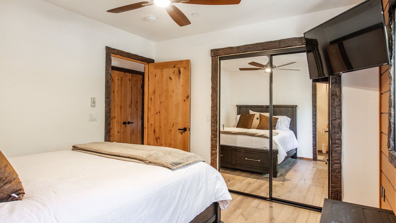 Photo of Bedroom in Summit Estates