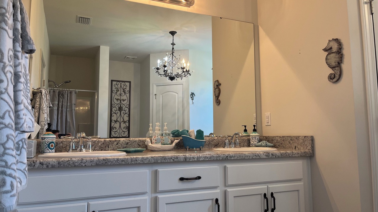 Photo of Bathroom in Ocean Springs