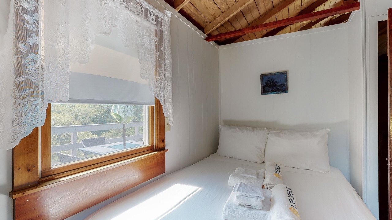 Photo of Bedroom in Campground Landing