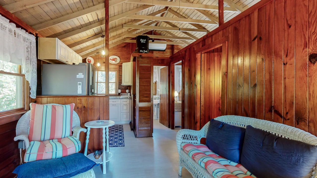 Photo of Livingroom in Campground Landing