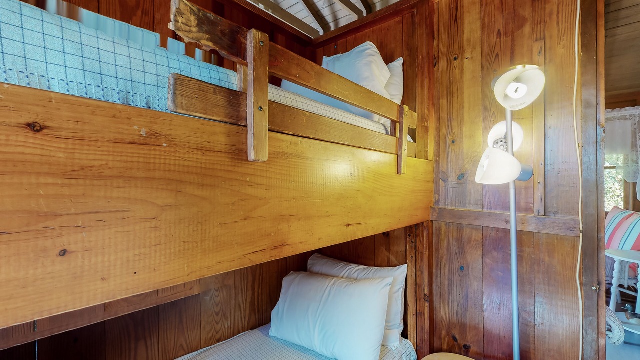 Photo of Bedroom in Campground Landing