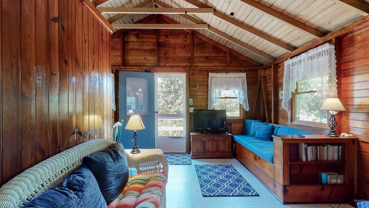 Photo of Livingroom in Campground Landing