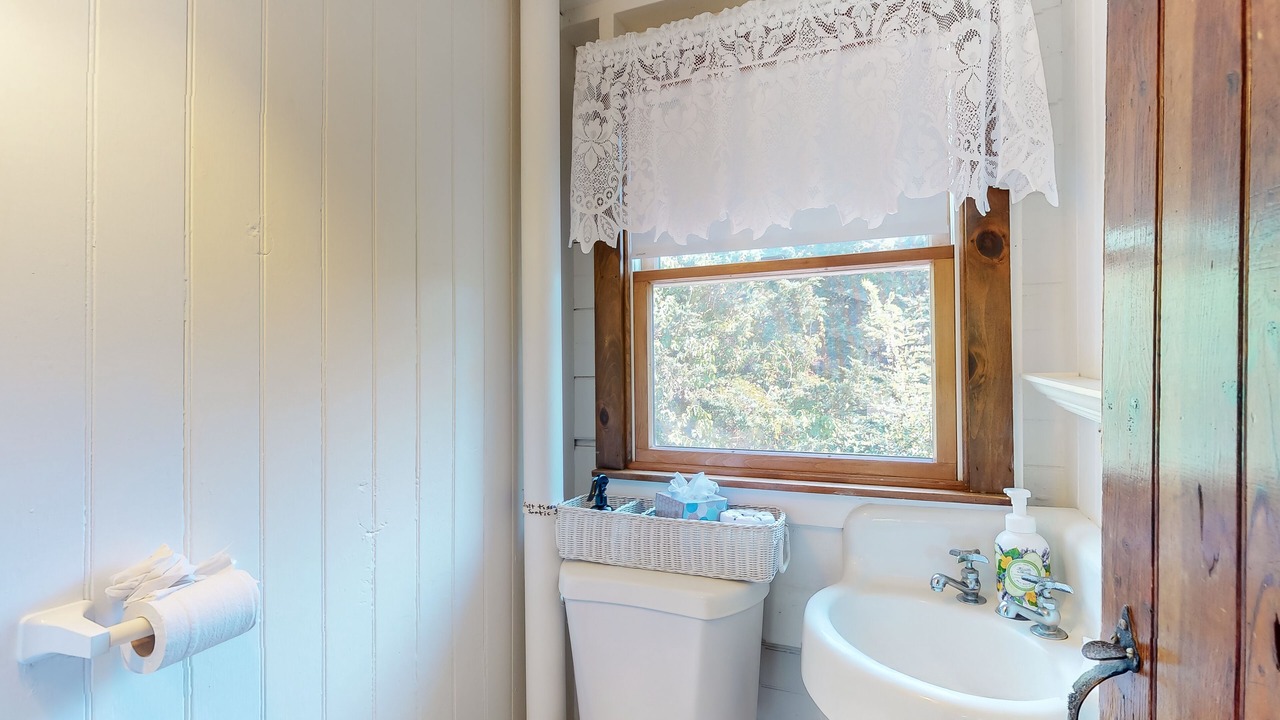 Photo of Bathroom in Campground Landing